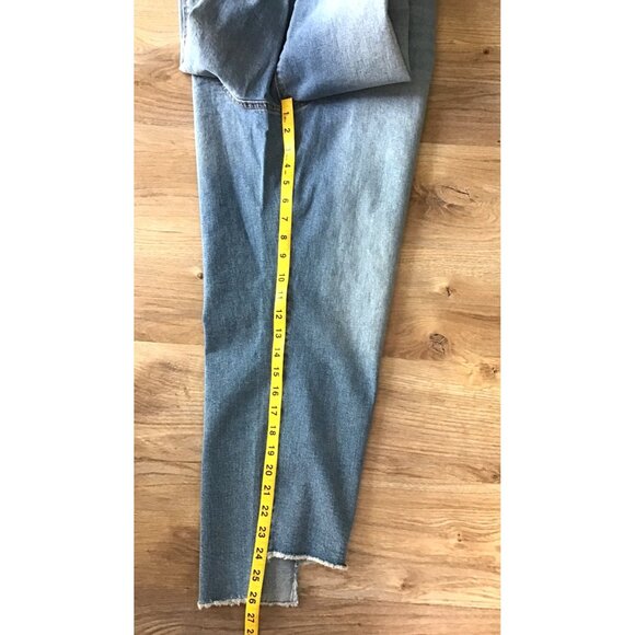 STYLE & CO -DISTRESS STRAIGHT LEG HIGH RISE SHARK BITE HEM JEANS SIZE 18-NWT - Picture 4 of 7
